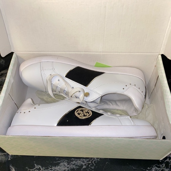 Daisy Fuentes Sneakers - Picture 5 of 7